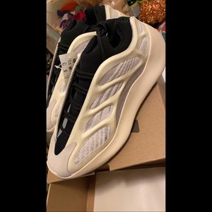 Yeezys 700